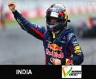 Σεμπάστιαν Φέτελ πανηγυρίζει τη νίκη του στο Grand Prix της Ινδίας το 2013